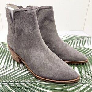 Lisa Vicky Gray Suede Pointed Toe Ankle Booties NWB Women’s 9 Fall Trendy Chic